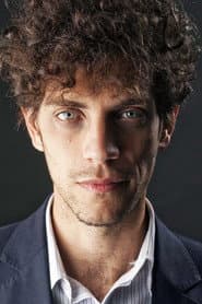 Nicolás Fiore as Pedro Joven