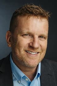 Gil Cates Jr. dans le rôle de Pierrot, the Macaw (voice)