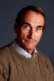 James B. Sikking dans le rôle de Harris