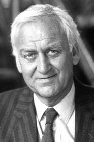 John Thaw dans le rôle de Fred Karno