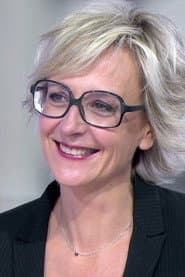 Sylvie Adigard في دور Clara, Modiste