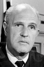 Mack Williams dans le rôle de Secret Service Chief (uncredited)