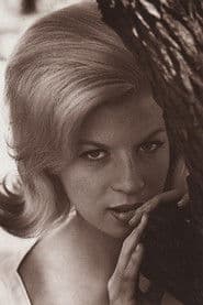 Lorna Maitland في دور Lorna