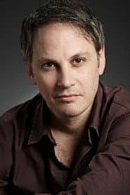 Simon Bossell dans le rôle de William Charles Lee