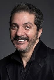 Tony Palazzo dans le rôle de Stefano Greco