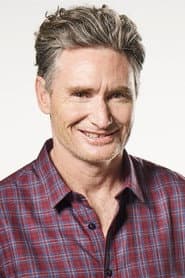 Dave Hughes dans le rôle de English Sailor