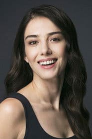 Özge Gürel في دور Gökçe Demir