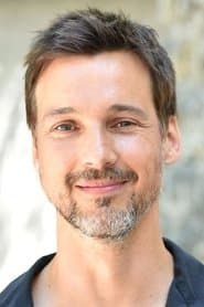 Florian David Fitz في دور Thomas