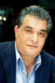 Ryad El Kholy dans le rôle de مخلص