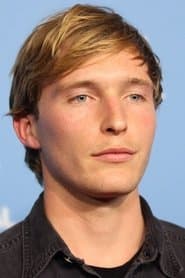 Sean Keenan في دور Tobias Zimling
