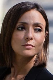 Ambra Angiolini as Beatrice 'Bea' Benassi