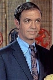 Elmer Modlin في دور Reverend Clinton