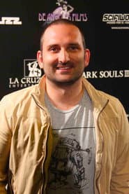 Marcos Cabotá dans le rôle de Himself