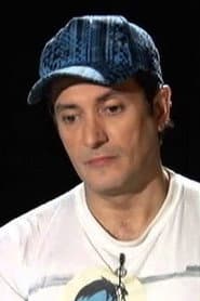 Simón Ratziel as Simon Akratos