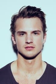 Freddie Stroma في دور Cormac McLaggen