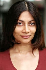 Somi De Souza dans le rôle de Feral Woman