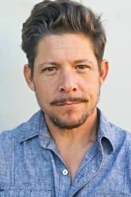 Bradley Gregg dans le rôle de Bobby Cogdill