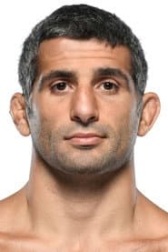 Beneil Dariush dans le rôle de Self