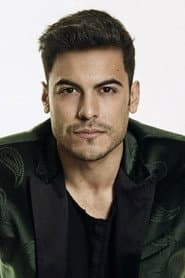 Carlos Rivera dans le rôle de Self