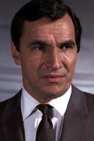 Mark Lenard في دور Klingon Captain