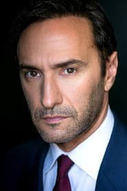 Andrew Pifko dans le rôle de Thomas