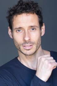 Matheus Prestes dans le rôle de Treinador