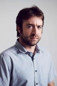 Derek Waters في دور Brent