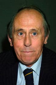 Milton Johns في دور Castellan Kelner