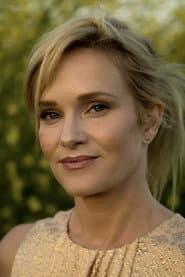 Nicholle Tom في دور Ryce Newton