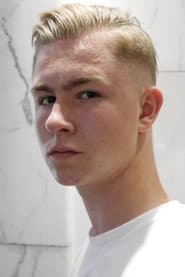 Vincent Wiemer dans le rôle de Julius