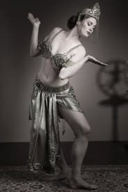 Florence Rapati في دور Mata Hari