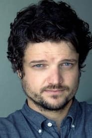 مات إل. جونز في دور Noah McNichol
