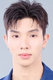 李龙世 dans le rôle de Kit