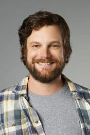Luka Jones في دور Ash