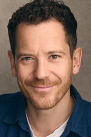 Gabriel Vick dans le rôle de Pub Landlord