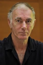 John Sayles في دور Guy Girardi