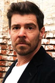 Miguel Di Lemme dans le rôle de Javier
