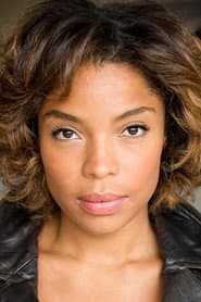 Jina Djemba dans le rôle de Mouna (voice)