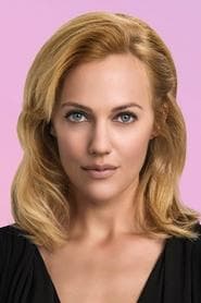 Meryem Uzerli dans le rôle de Göze