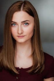Caitlyn Miller في دور Mia Pierce