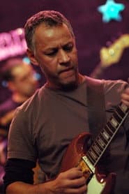 Chester Kamen dans le rôle de Self - Guitar