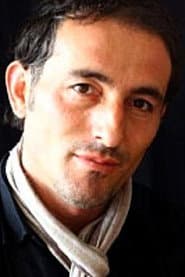 Tamer Avkapan dans le rôle de Right hand Osman