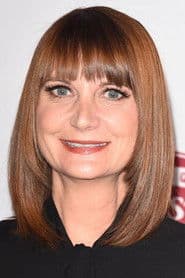 Kerri Kenney في دور Lynette Farks