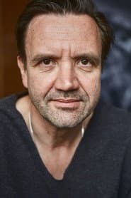 Thomas Mehlhorn as Police officer