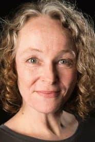 Penny Layden في دور Mary Wilfer