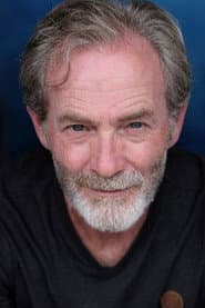 Sven Kramer as Bartels