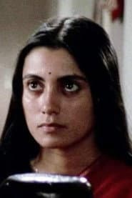 Deepa Sahi في دور Prime Minister Indira Gandhi