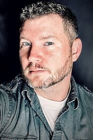 Jason Allen Wear dans le rôle de Uncle Sebastian