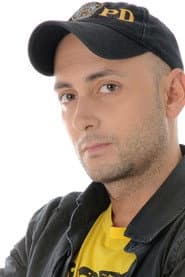 Enrico Venti في دور Agente Farina