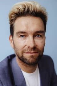 أنتوني ستار في دور Mark